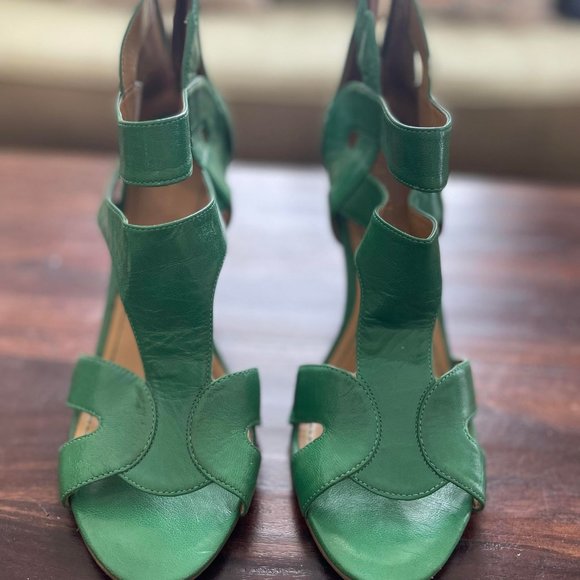 Nine West Green Wedge Sandal - Picture 2 of 6